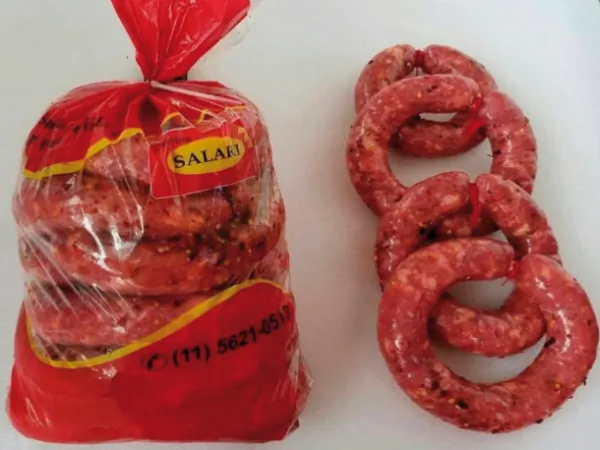 Linguiça de calabresa com pimenta argola